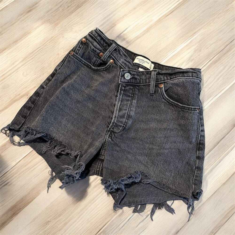 Abercrombie The Dad Short High Rise Curve Love Shorts 25”/0 Black Jean Distresse